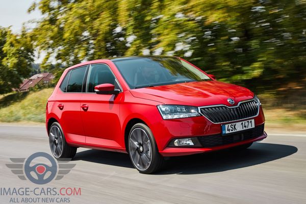 Front Right side of Skoda Fabia of 2018 year