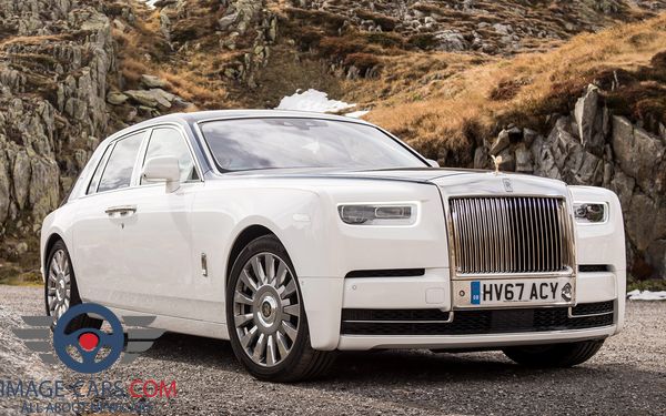 Front Right side of Rolls-Royce Phantom of 2018 year
