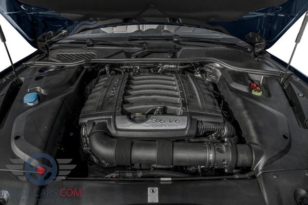 Engine view of Porsche Cayenne 0f 2018 year