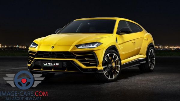 Front left side view of Lamborghini Urus of 2018 year