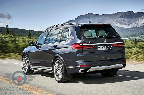 Rear Right side view of BMW X7 of 2019 year
