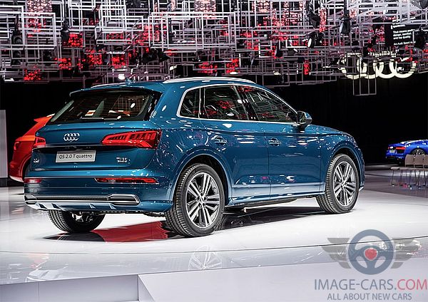 Rear Right side of Audi Q5 of 2018 year