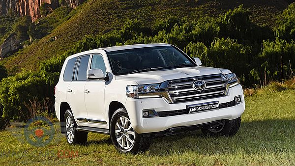 Front view of Toyota Land Cruiser 200 of 2018 year