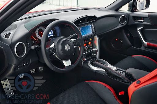 Dashboard view of Toyota GT86 of 2017 year