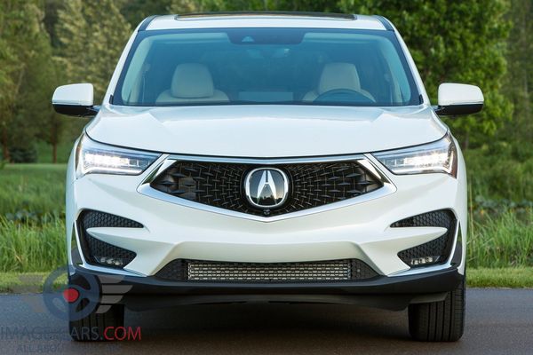 Front view of Acura RDX of 2018 year