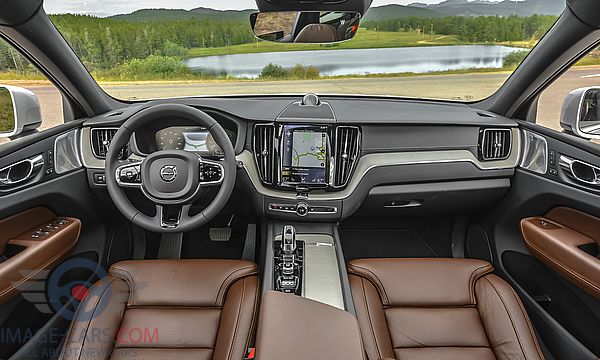 Dashboard view of Volvo XC60 of 2018 year