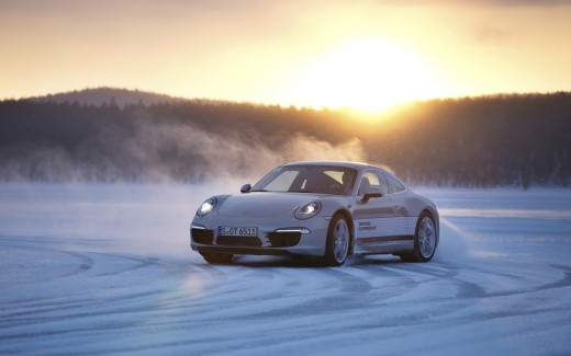 2013 Porsche 911 in Snow Wallpaper