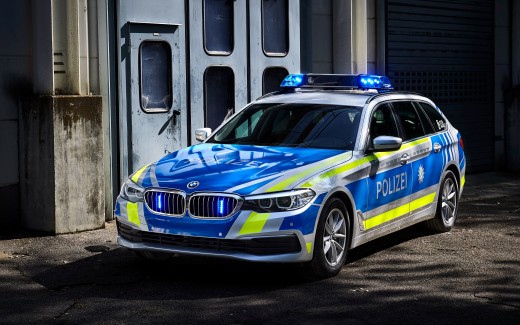 2017 BMW 530d xDrive Touring Polizei 4K Wallpaper