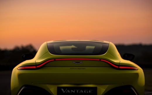 2018 Aston Martin Vantage 4K 4 Wallpaper