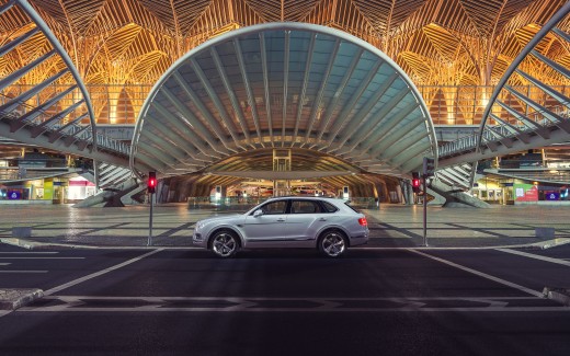 2018 Bentley Bentayga Hybrid 4K 2 Wallpaper