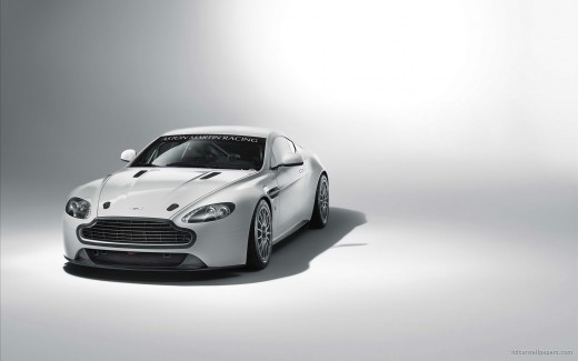 Aston Martin Vantage GT4 Wallpaper