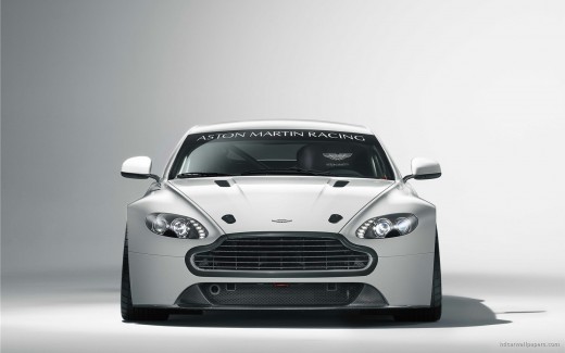 Aston Martin Vantage GT4 2 Wallpaper