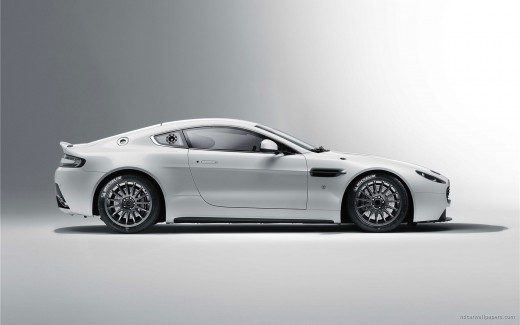 Aston Martin Vantage GT4 3 Wallpaper