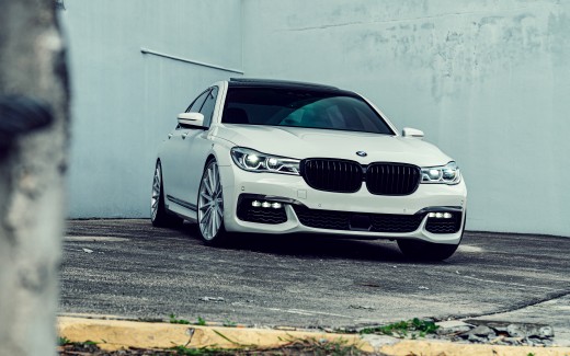 BMW 7 Series 5K Wallpaper