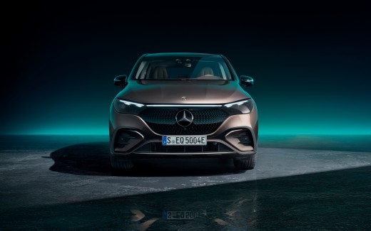 Mercedes-AMG EQE SUV 500 4MATIC AMG Line 2023 4K Wallpaper
