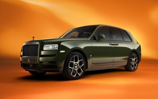 Rolls-Royce Cullinan Inspired by Fashion Military Green 8K Wallpaper